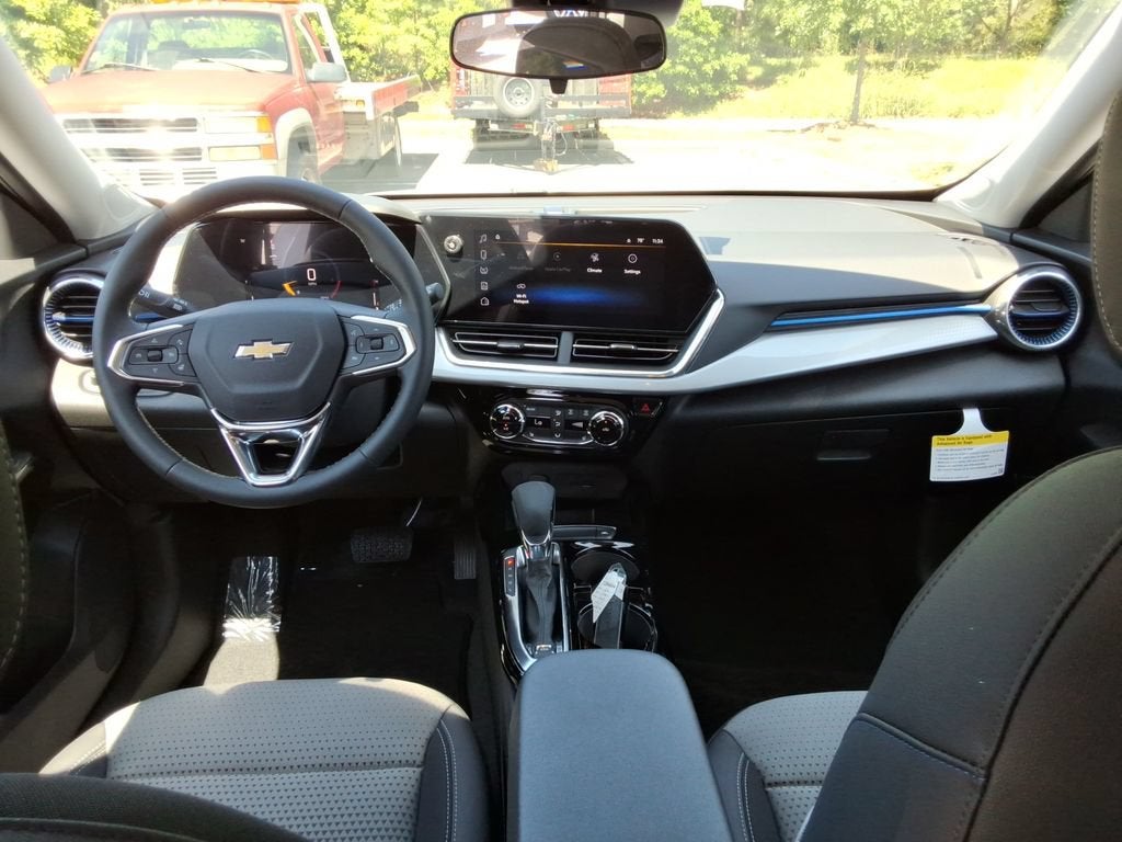 2026 Chevrolet Trax LT - Photo 18