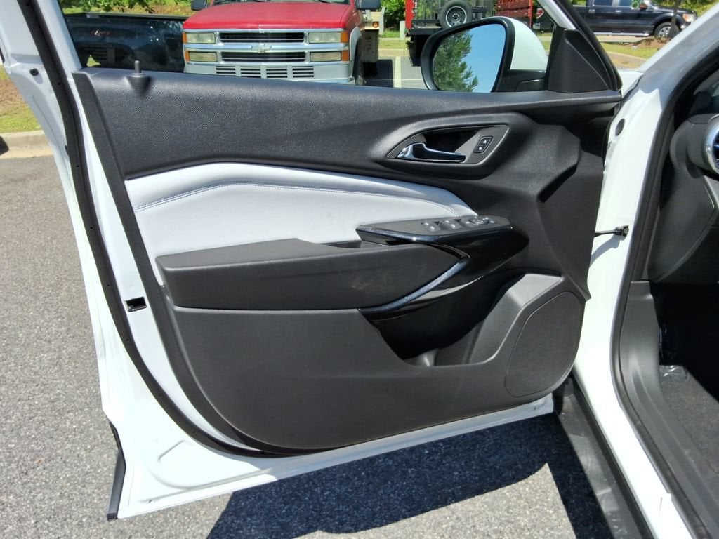 2026 Chevrolet Trax LT - Photo 19