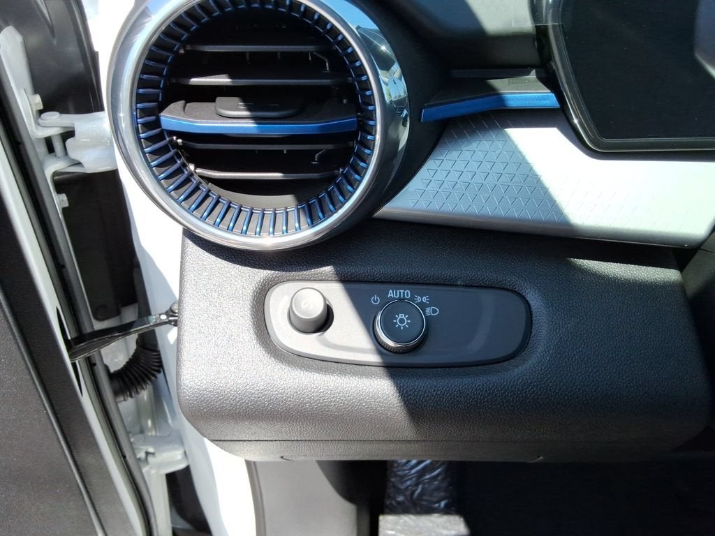 2026 Chevrolet Trax LT - Photo 34