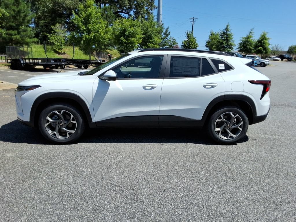 2026 Chevrolet Trax LT - Photo 8