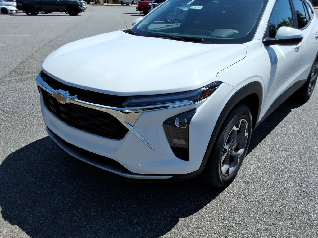 2026 Chevrolet Trax LT - Photo 9