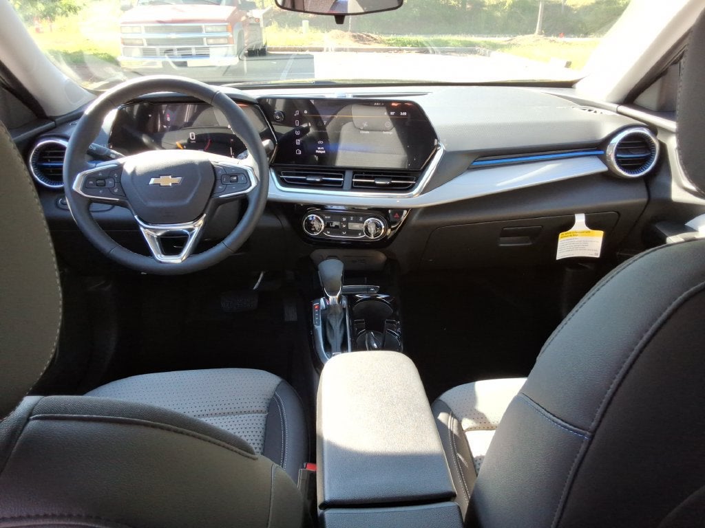 2026 Chevrolet Trax LT - Photo 18