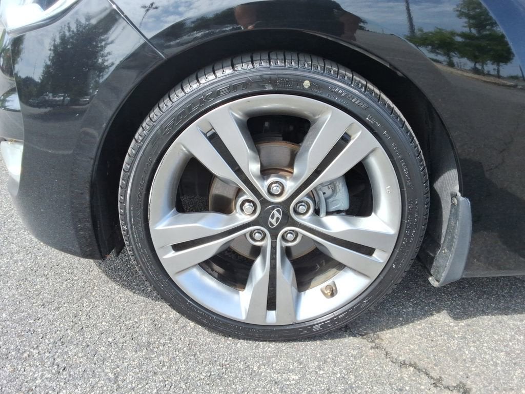 2012 Hyundai Veloster w/Red Int