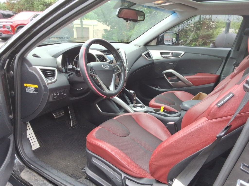 2012 Hyundai Veloster w/Red Int