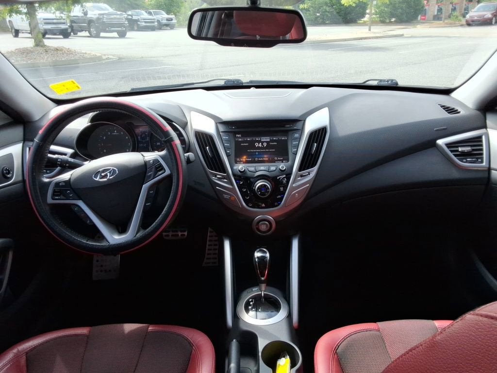 2012 Hyundai Veloster w/Red Int