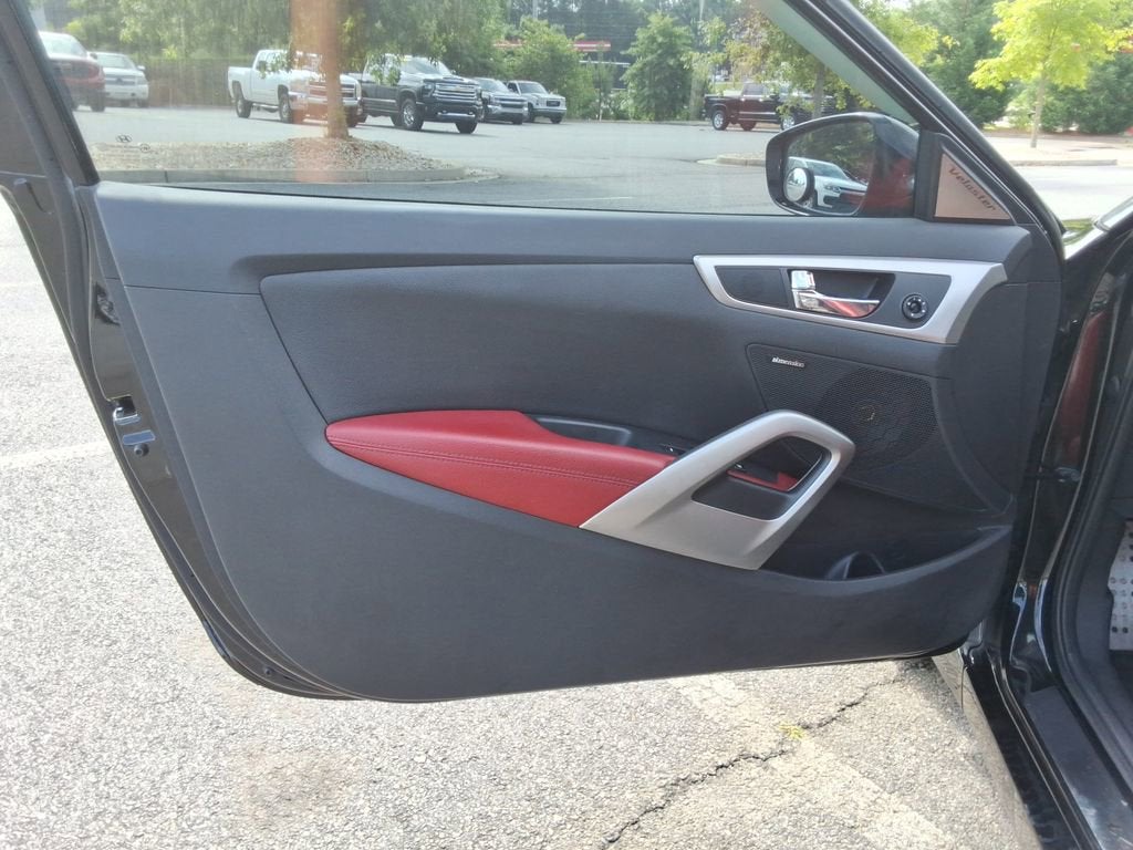 2012 Hyundai Veloster w/Red Int