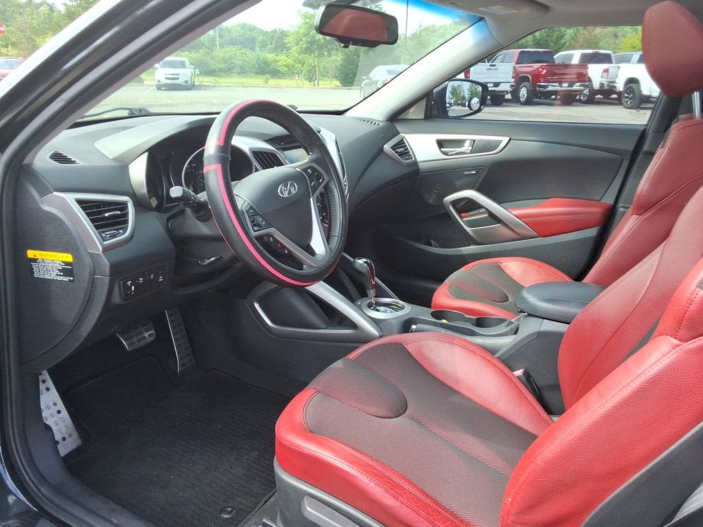 2012 Hyundai Veloster w/Red Int