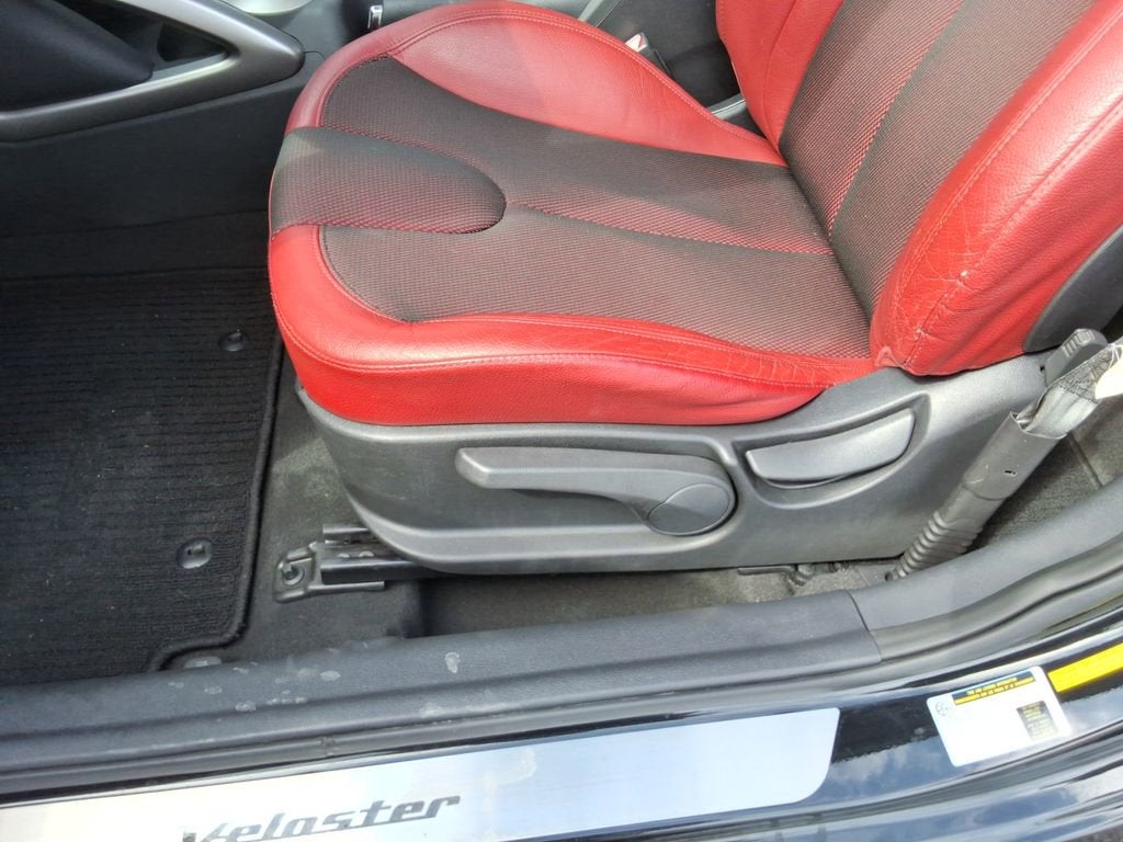 2012 Hyundai Veloster w/Red Int
