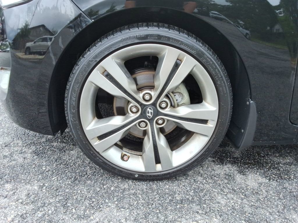 2012 Hyundai Veloster w/Red Int