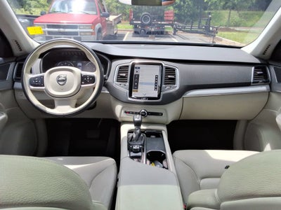 2022 Volvo XC90 T5 Momentum 7 Passenger