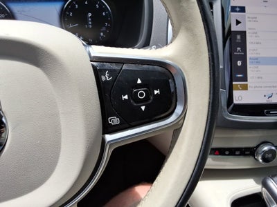 2022 Volvo XC90 T5 Momentum 7 Passenger