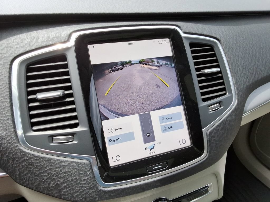 2022 Volvo XC90 T5 Momentum 7 Passenger