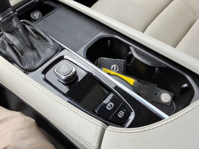2022 Volvo XC90 T5 Momentum 7 Passenger