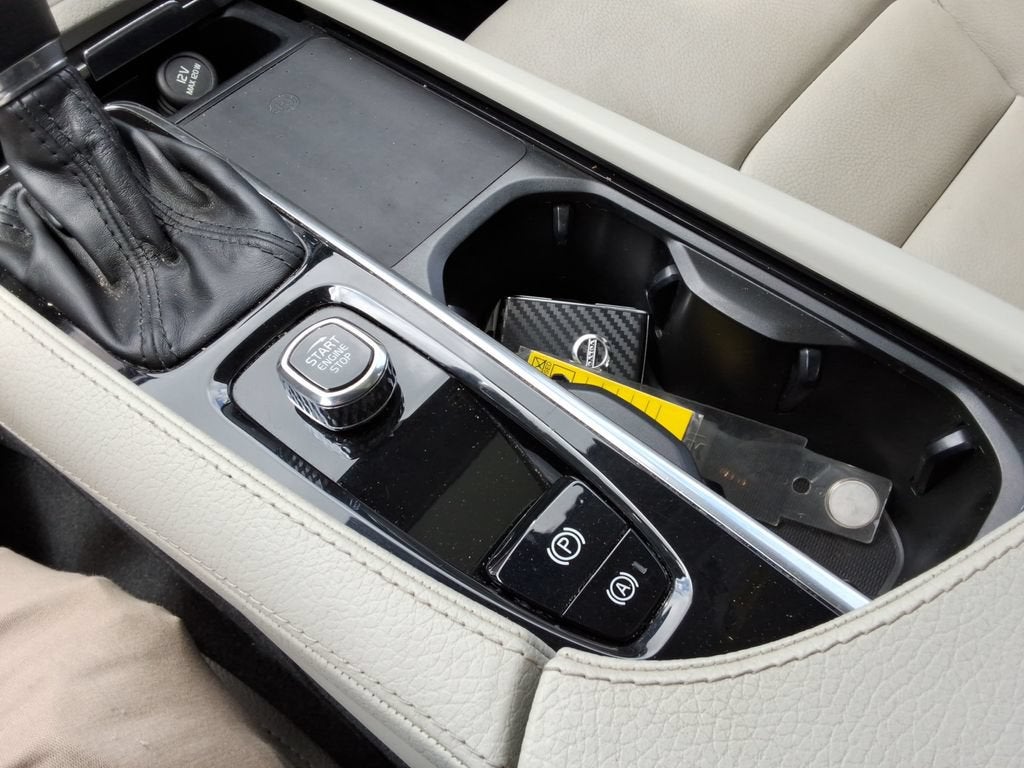 2022 Volvo XC90 T5 Momentum 7 Passenger