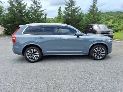 2022 Volvo XC90 T5 Momentum 7 Passenger
