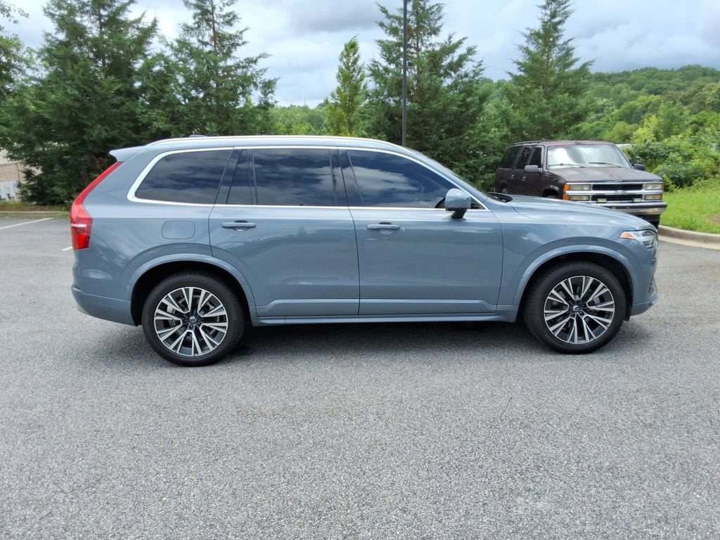 2022 Volvo XC90 T5 Momentum 7 Passenger