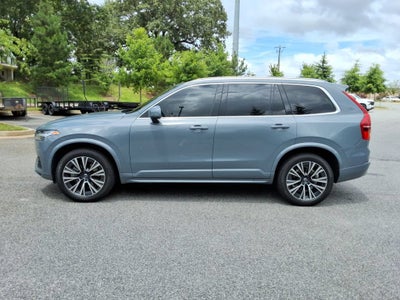 2022 Volvo XC90 T5 Momentum 7 Passenger