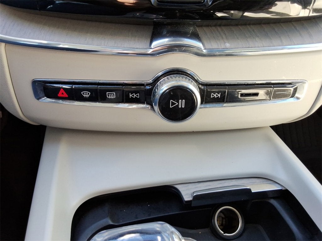 2021 Volvo XC60 Recharge Plug-In Hybrid T8 Inscription